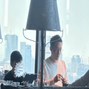 汪小菲带女儿日本游玩,网友称父爱满满,小玥儿却被吐槽不自信