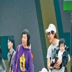 任贤齐爱妻罕露面!夫妇二人送女儿国外留学,18岁女儿亭亭玉立