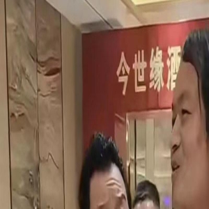 相声大师李金斗和醉酒男冲突,当场发飙推搡不断,怒斥对方气红眼
