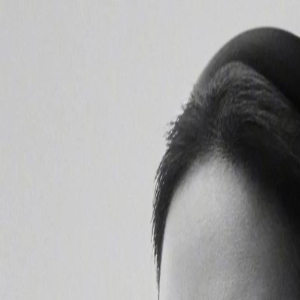 刘亦菲ELLE金九封面,性感抹胸宛如美神降临,演绎意式宫廷大片