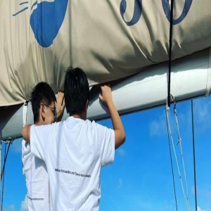 林志颖娇妻晒全家出游照，13岁Kimi身高超爸爸，穿父子装画面温馨