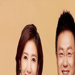 电视主播刚强一家出海游玩!春妮肤色白皙,相貌姣好,气质好,儿子首次曝光