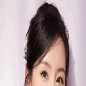 陈都灵出席《莲花楼》央视推荐活动,释出一组造型写真