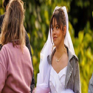 《阴间大法师2》发布片场照 珍娜·奥尔特加现身