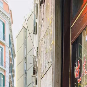 陈冠希携妻女在意大利，吃中餐笑满脸褶，6岁女儿超模脸侧颜像妈