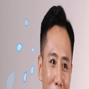 45岁刘烨机场被偶遇，皮肤黝黑毛孔粗大显沧桑，被嘲似乡镇包工头