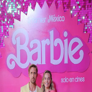 “高司令”与玛格特·罗比现身 宣传新片《芭比》