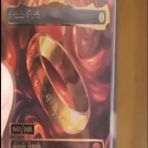 世界上唯一一张《万智牌》魔戒卡 拍视频的手狂抖