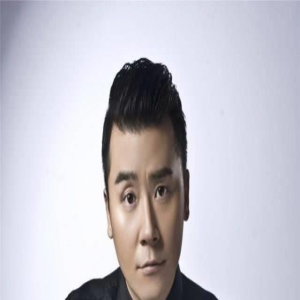 曾和汪涵平起平坐的男主持人气不再转战小视频粉丝不如小网红