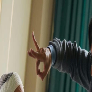 《后浪》今晚大结局！任新正死里逃生，孙头头和任天真即将大婚