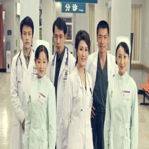 首播卫视收视第1，说实在的，湖南卫视这部大剧拍出了医疗剧良心