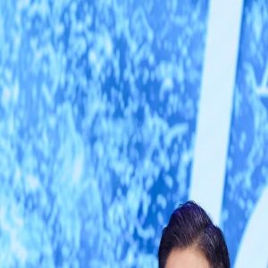 62岁张学友突然在台上晕倒,坚持爬起来继续唱歌,不适原因曝光