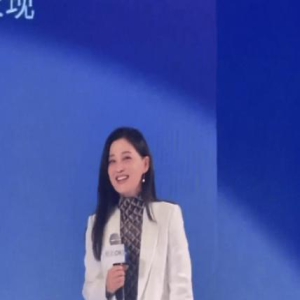 梅婷48岁:幸福生活成就最佳状态,端庄大气纯天然美人抗老