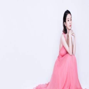 当红小花事业盘点:85花分手,95后忙拼事业,00后屡曝恋情