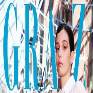 19岁“天才女友”盖娅·吉拉切杂志大片,化身超模诠释百变风格