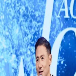 张学友演唱会现场突发意外,应声倒地!真实原因曝光