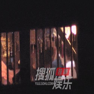 独家:张晚意任敏片场曝光 雪地里撒娇拥抱太好嗑