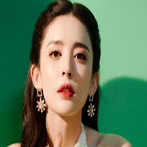 红毯上“消失”2年后,再看孙俪在内娱的处境,郑晓龙全说对了