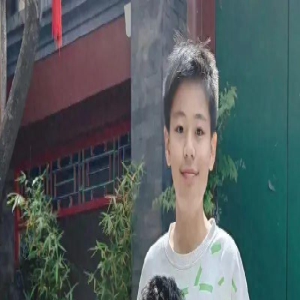 55岁蔡国庆自曝二胎儿子,两次情断异国恋,最幸运路上捡了个老婆