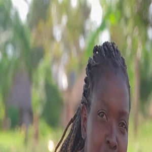 离了?吴建云独自带儿归国,rose在机场挽留遭拒绝,村内流言四起