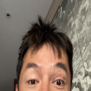 胡歌爆发激动情绪!成年人的崩溃?他为何高调发文赤裸自我表达