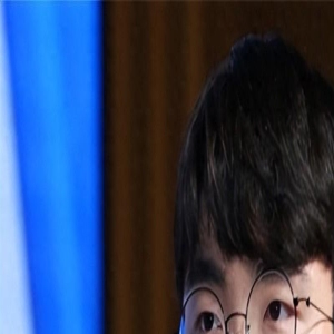 Doinb自称从不尬黑别人,被吐槽只因太真实,又夸奖faker独一无二