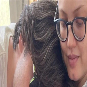 29岁最丑超模生娃,看到老公后网友笑了:这一家的颜值够绝的...