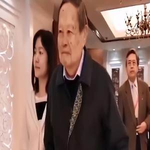 曝杨振宁受访照!虚弱憔悴眯着眼,自曝遗嘱内容,女儿揭翁帆人品