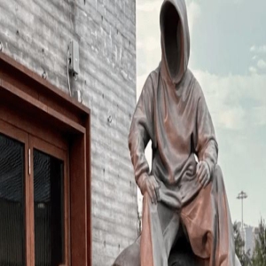 刘德华跟朱玲玲都60岁出头,却不像一个时代的,男神依旧她像奶奶