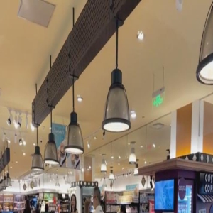 王石一家三口逛超市，4岁女儿越变越美，田朴珺家庭地位曝光！