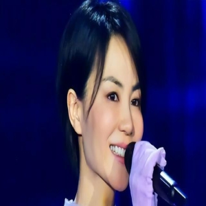 王菲撇男友外出旅游,谢霆锋与红颜知己庆生,网友:各玩各的