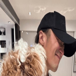 谢霆锋独自一人庆43岁生日,王菲返京没有陪伴,两人感情成谜?