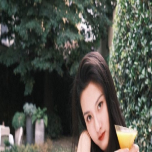 又有明星顶风作案!95后小花被曝偷税漏税,知名制片人已取关微博