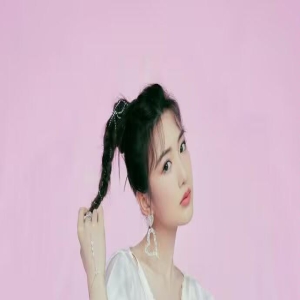 毛晓彤这裤子太短了吧,口袋都比裤子长,长得美就是任性!