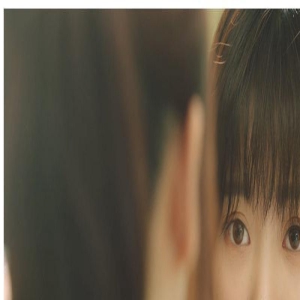 高云翔和董璇母女出游!光头发福大变样,全程当苦力推车被指卑微