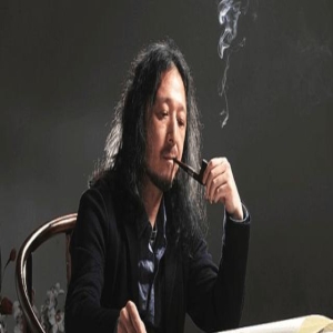 著名音乐人三宝和妻子老少恋,住大别墅谈爱情观,租房很窘迫!