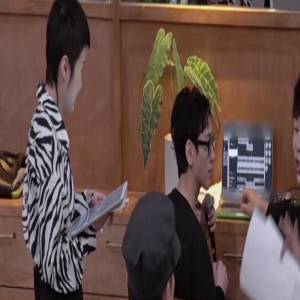 都在夸陆毅的说唱,却忽视他的豪宅,从客厅窗户可以俯视东方明珠