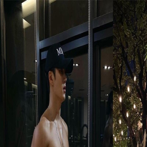 Jisoo首位认爱男友安普贤到底是谁?