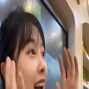 挖呀挖黄老师人气惨淡,半年后再露面沦为路人状态,被嘲眼里无光