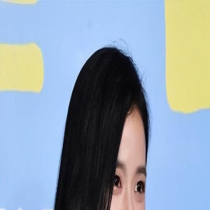 Blackpink金智秀回应护照页不够用,海外行程太多,只能多办几本