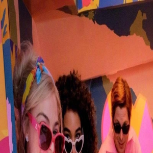 打破贾玲纪录!《芭比》导演格蕾塔成全球票房最高女导演