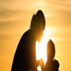 读懂《步履不停》才明白,跟父母和解,总有那么一点来不及