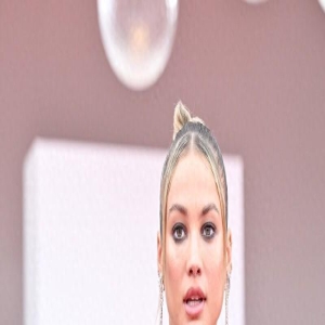 第80届威尼斯电影节《杀手》首映:球星姆巴佩女友罗斯·伯特伦